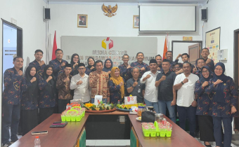 Foto bersama Bawaslu dan KPU Bawaslu Kabupaten Jeneponto.