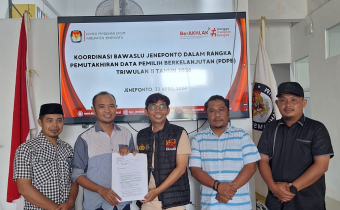 Bawaslu Kab. Jeneponto sampaikan Imbauan Perbaikan Data Pemilih kepada KPU Kab. Jeneponto pada Kamis (23/4/2026) 